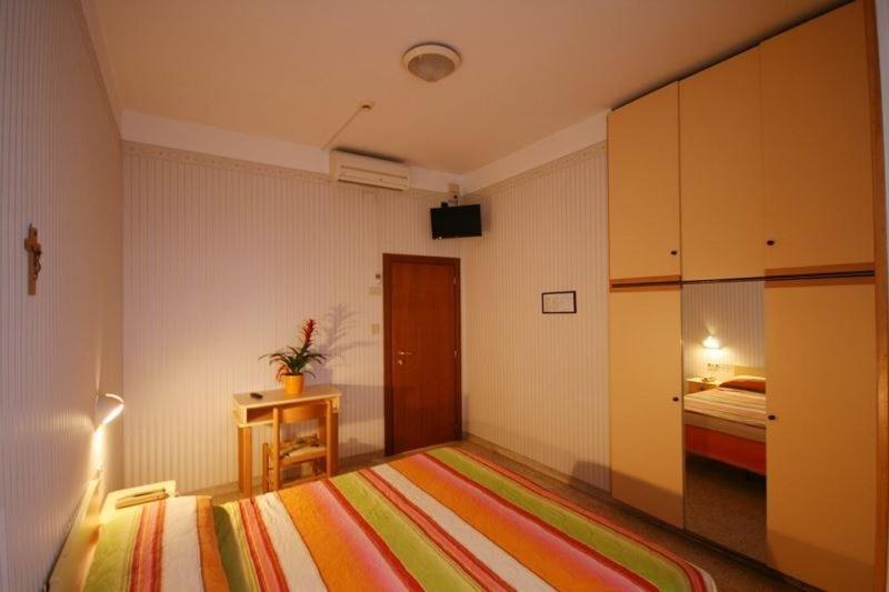Hotel Cosmos 리미니 외부 사진